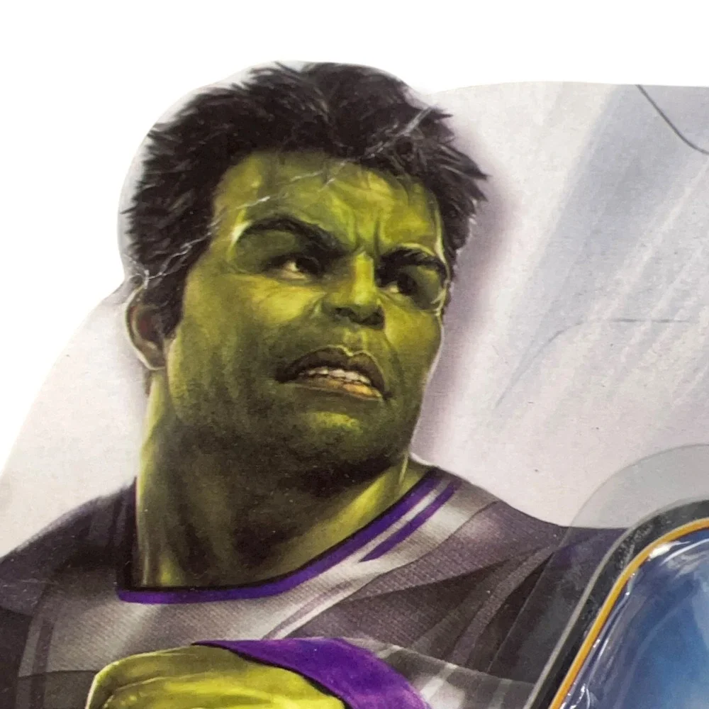 Marvel‎ Avengers Hulk Action Figure Toy with Infinity Gauntlet Accessory NIB